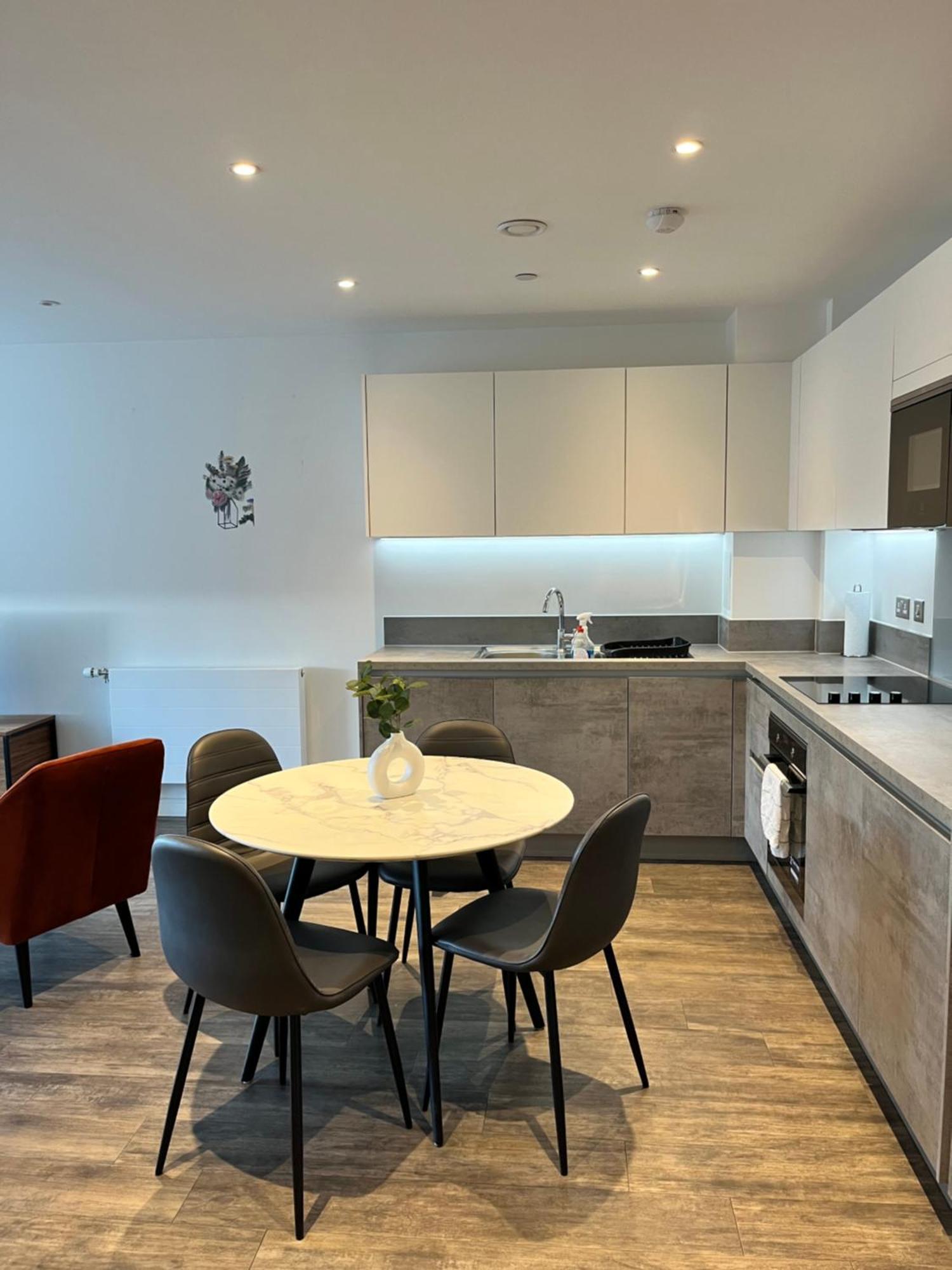 One Bedroom Apartment บาร์คกิ้ง ภายนอก รูปภาพ