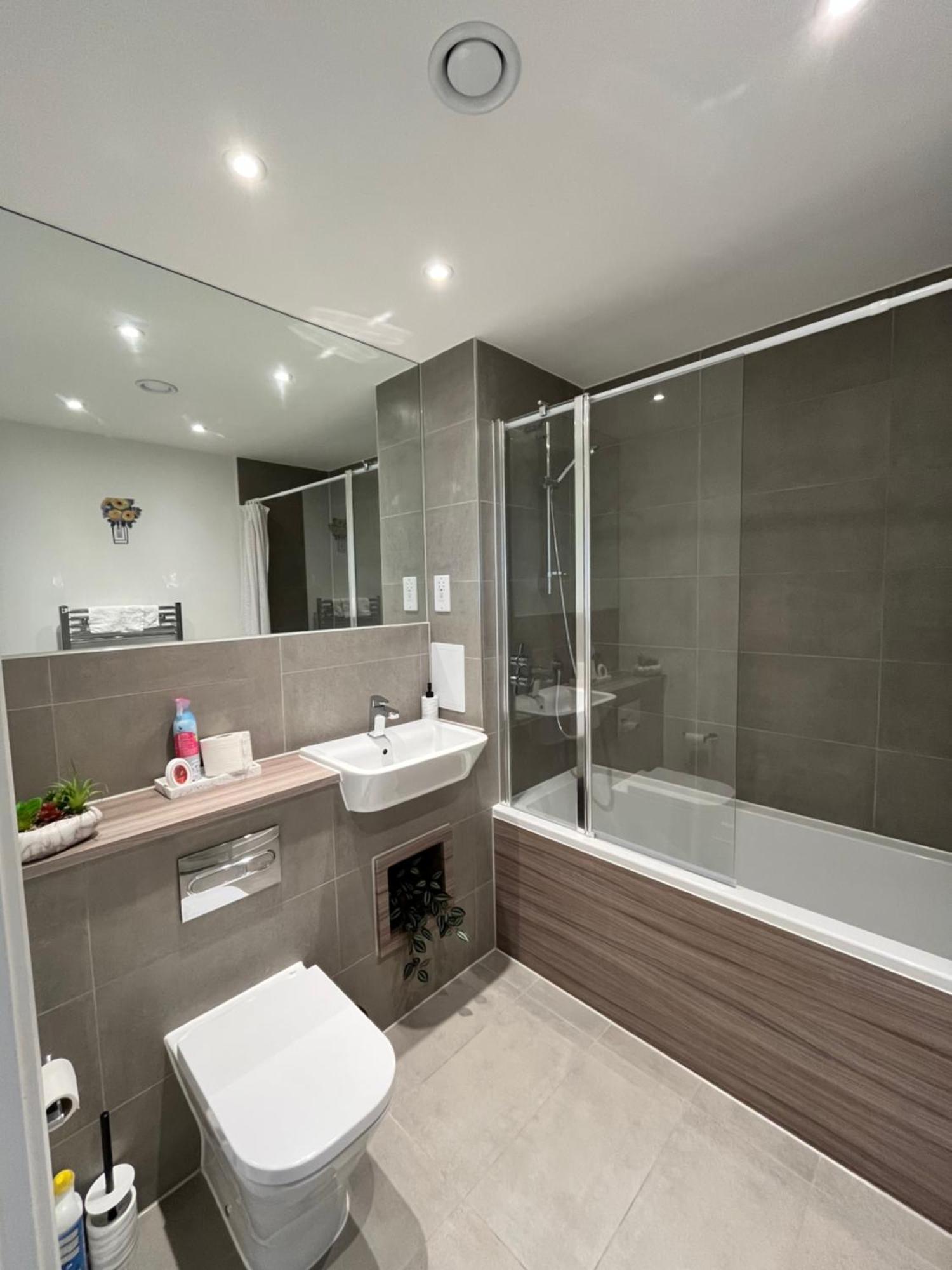 One Bedroom Apartment บาร์คกิ้ง ภายนอก รูปภาพ